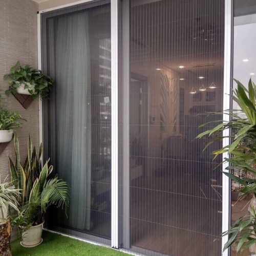 Cửa xếp cho ban công chung cư CC02