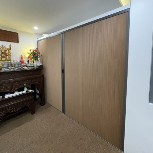 Vách rèm tổ ong ngăn phòng thờ hiện đại - Ảnh 6
